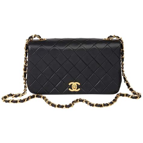 chanel lambskin quilted small single flap bag black